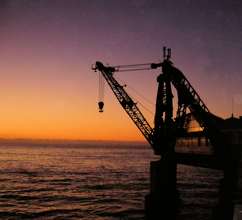 Grua en la playa