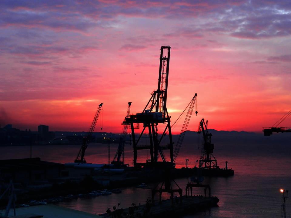 GRUAS EN EL PUERTO DE VIGO