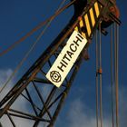 Grue "HITACHI" sur le port de Cassis (Var, France)