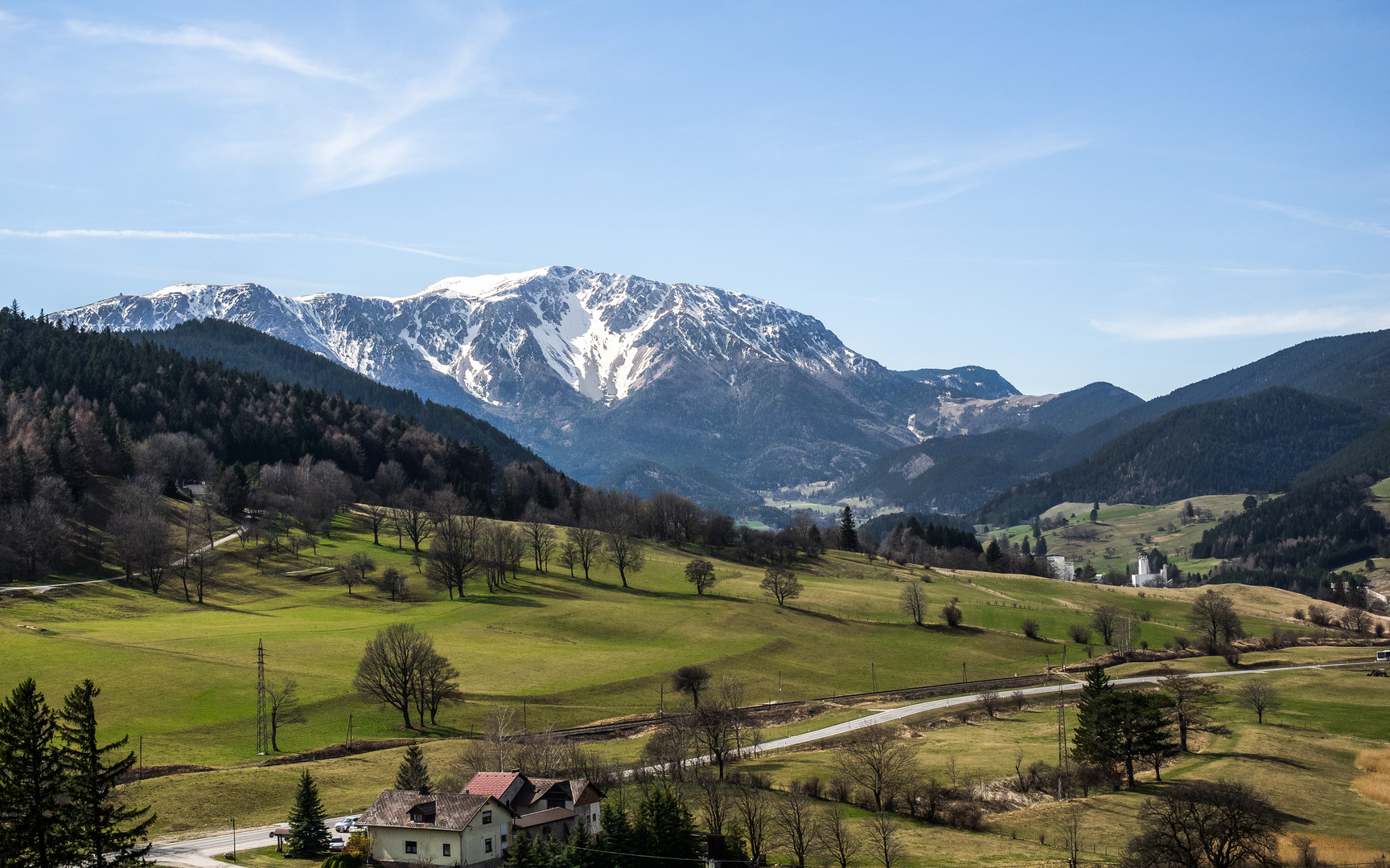 Grünbach mit Blick auf den Schneeberg