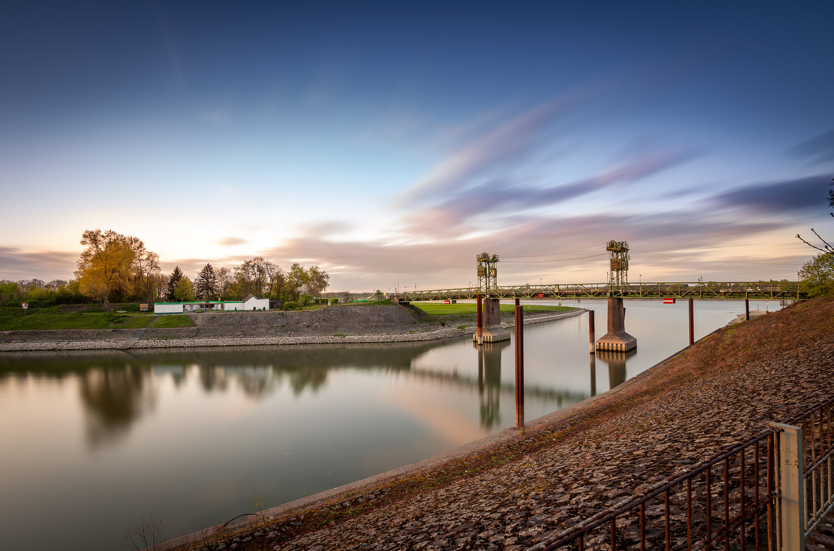 Grüne Hubbrücke