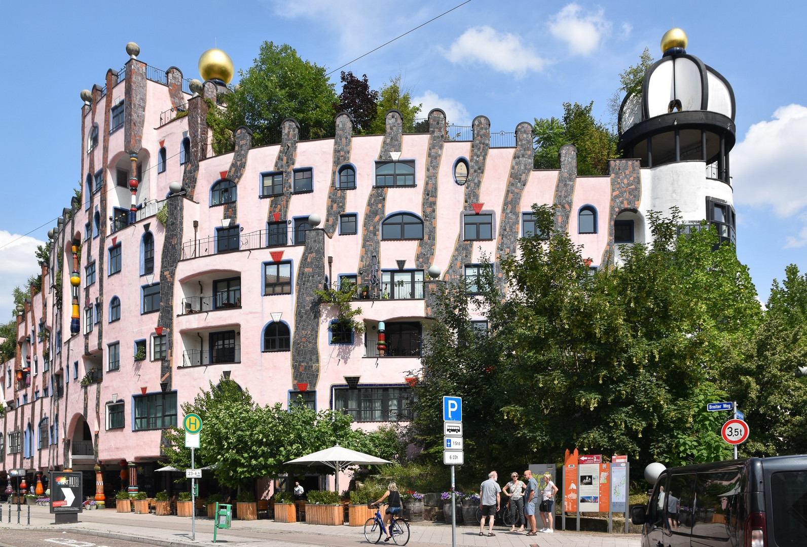 Grüne Zitadelle Straßenansicht