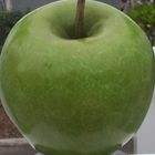 Grüner Apfel in Bronze