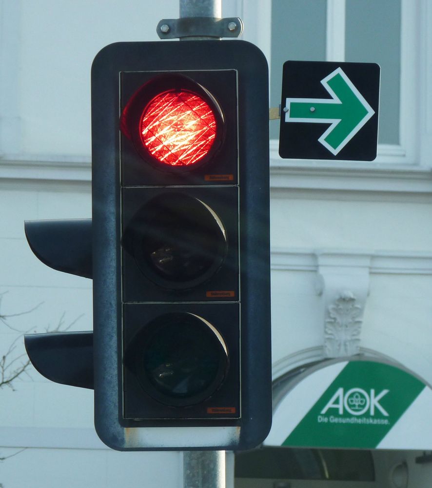 Grüner Pfeil für Rechtsabbieger Verkehrzeichen Foto & Bild | autos ...