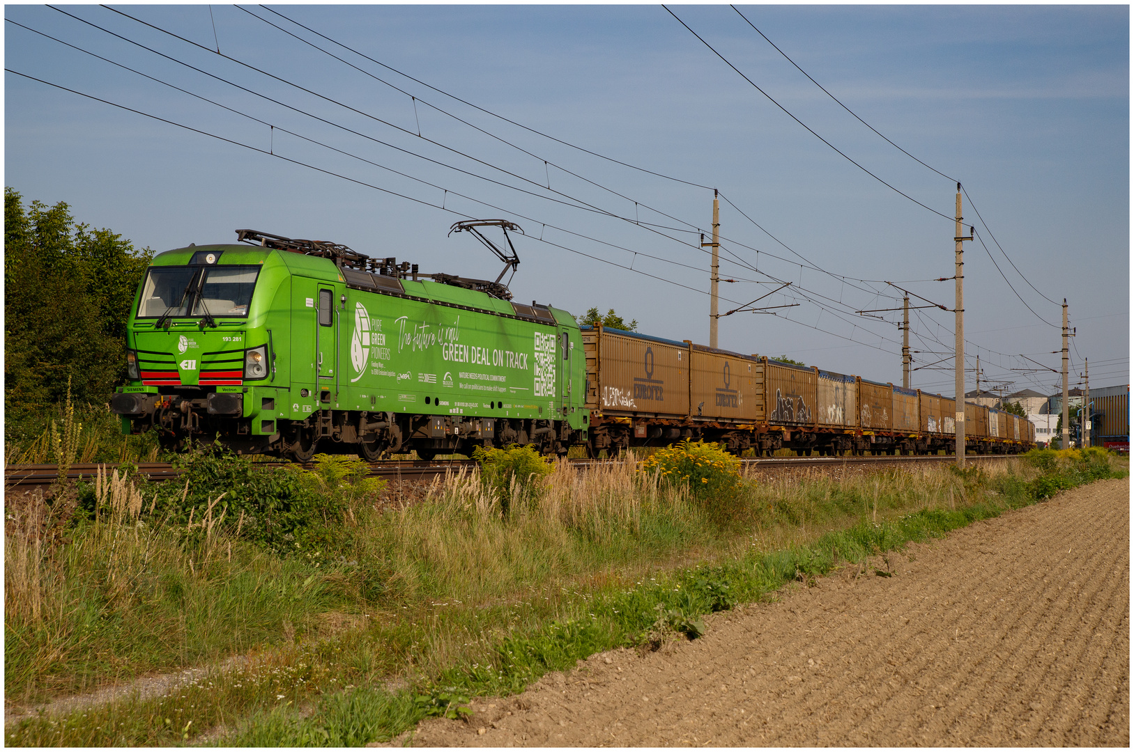 Grüner TXLogistik Vectron