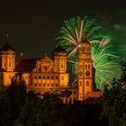 Grünes Feuerwerk über dem Rathaus