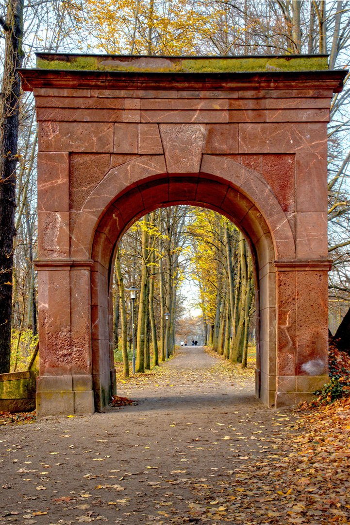 GRÜNFELDER PARK - IN DIE FERNE