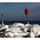 grün.flugobjekt.rot.vorblau.überweiß