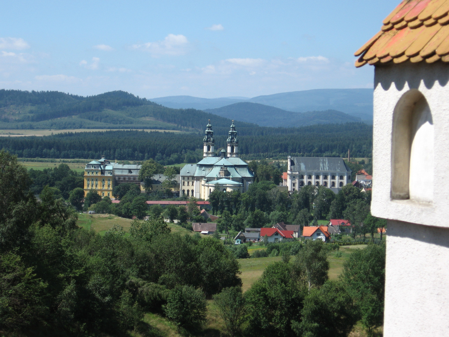 Grüssau, Kloster vom Annaberg aus gesehen