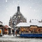 Grüße vom stimmungsvollen Christkindlesmarkt in Nürnberg zum 4. Advent