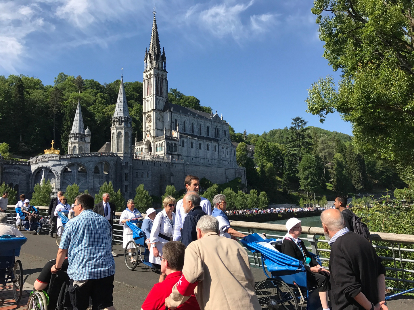 Grüße vom Wallfahrtsort Lourdes