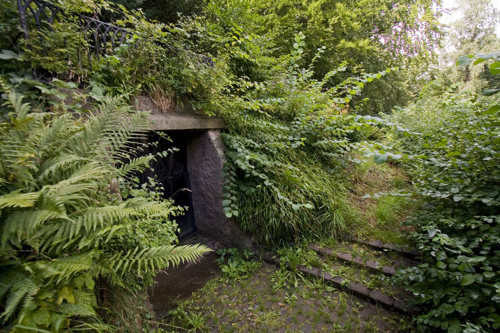 Gruft Alter Friedhof Flensburg 003