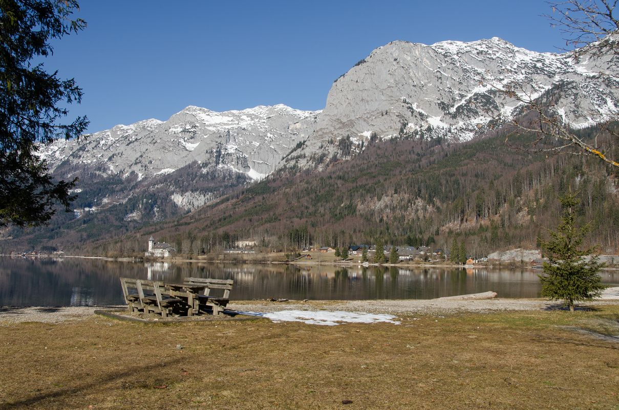 Grundlsee letzter Schneerest am See