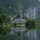 Grundlsee Schloss mit Gössler Wand