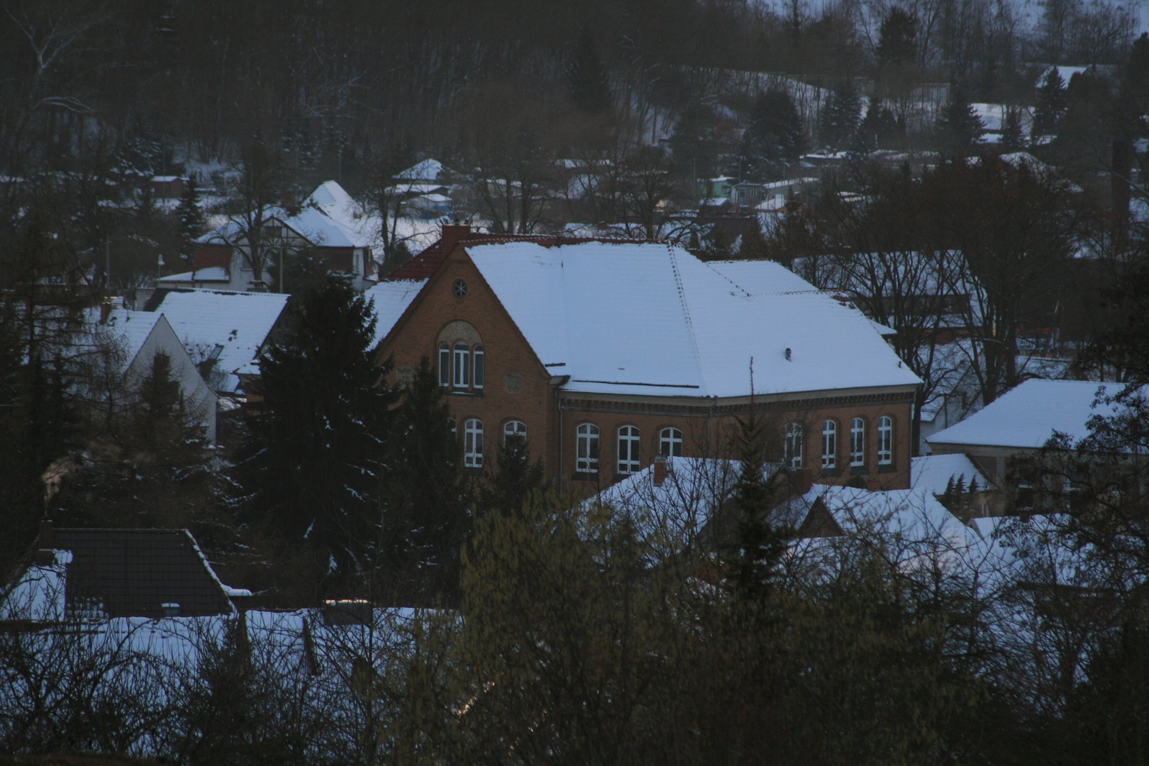 Grundschule aus der Ferne