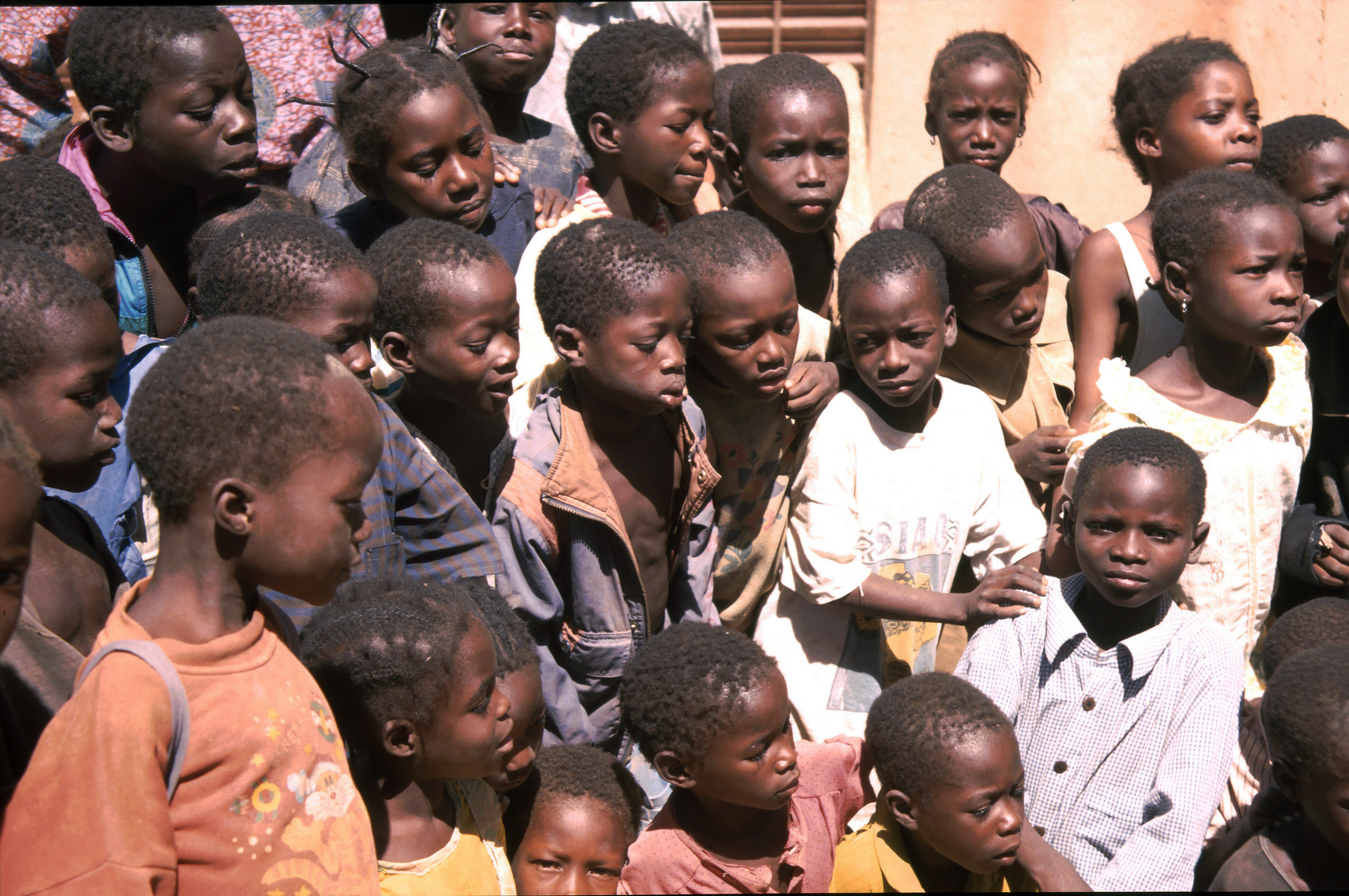 Grundschule Kienfangue / Burkina Faso: Antreten zum Schulunterricht