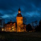 Grundschule mit Bergfried...