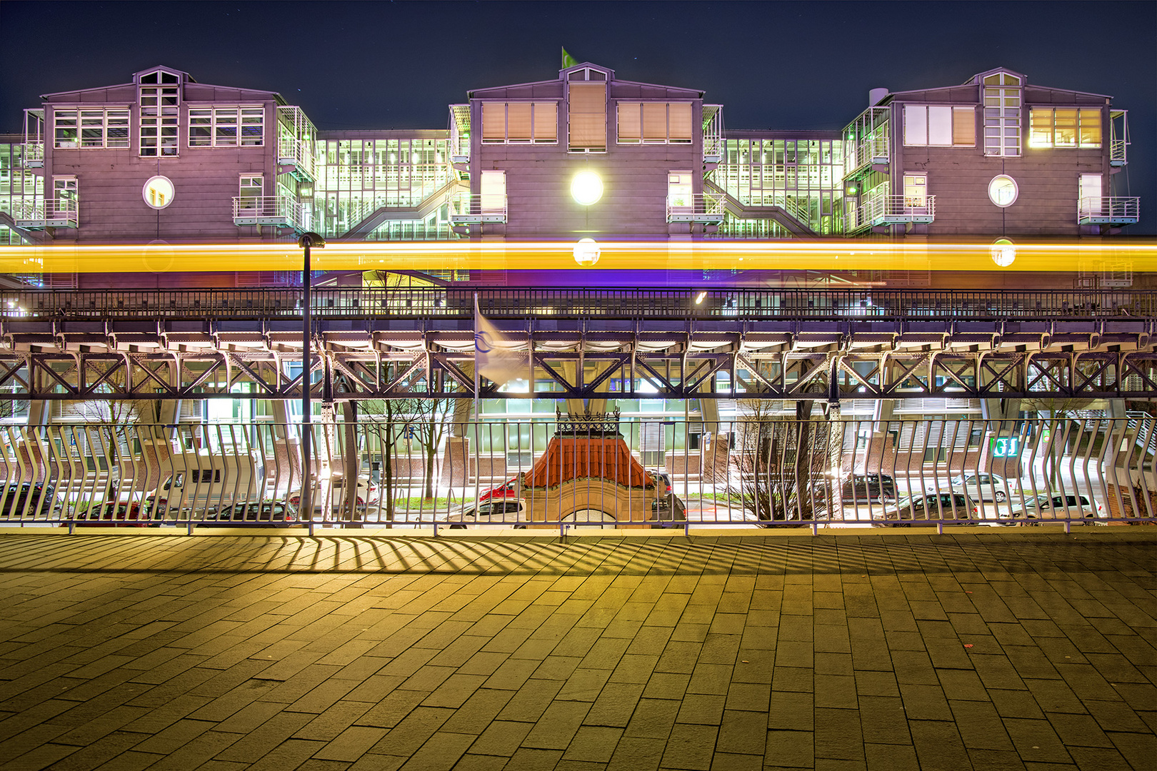 Gruner & Jahr mit U-Bahnzug