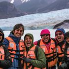 Grupo de expedición frente al Glaciar Grey