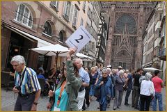 Gruppe ZWEI vor der Kathedrale Ca-11-col