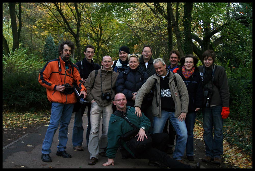 Gruppenbild auf dem Friedhof