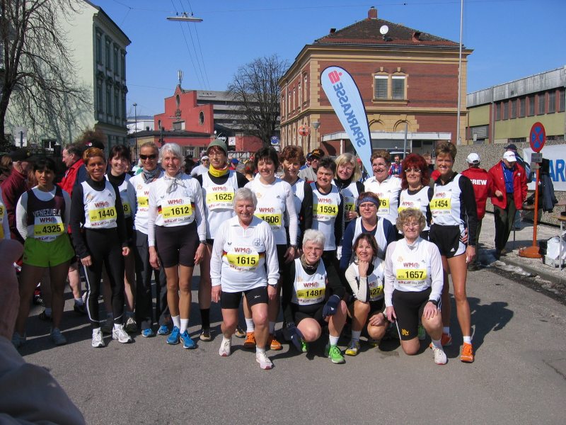 Gruppenbild der WM-Seniorinnen Geherinnen