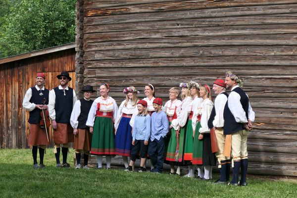 Gruppenbild in Tracht