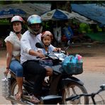 Gruppenbild mit Moped