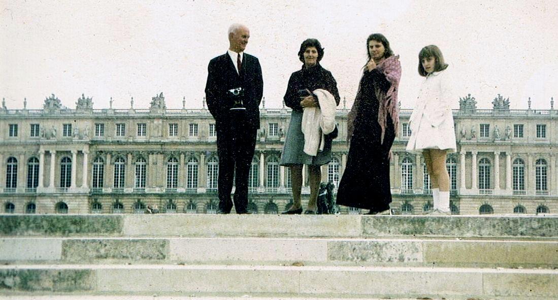 Gruppenbild vor dem Schloß