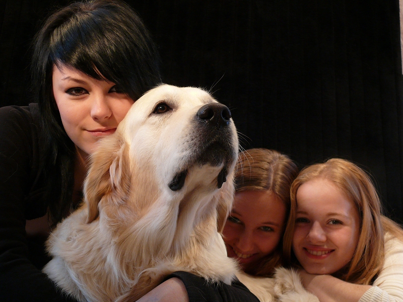Gruppenfoto - Vicky, Ilka, Lisa und Hund Monty