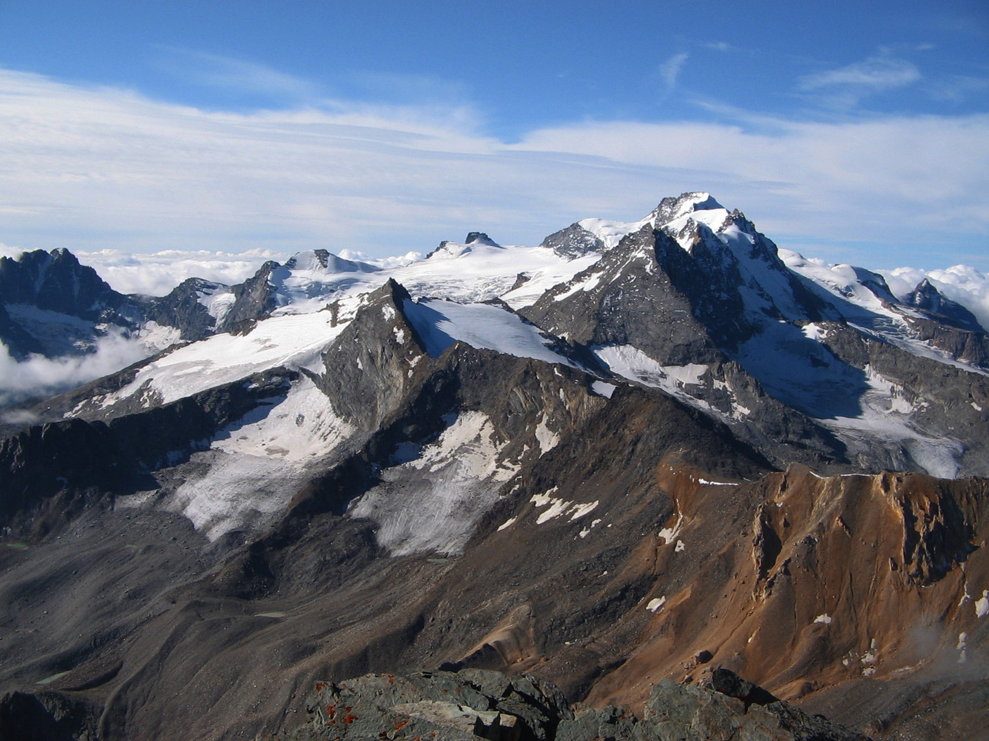 GRUPPO DEL GRAN PARADISO VISTO DALLA PUNTA ROSSA.