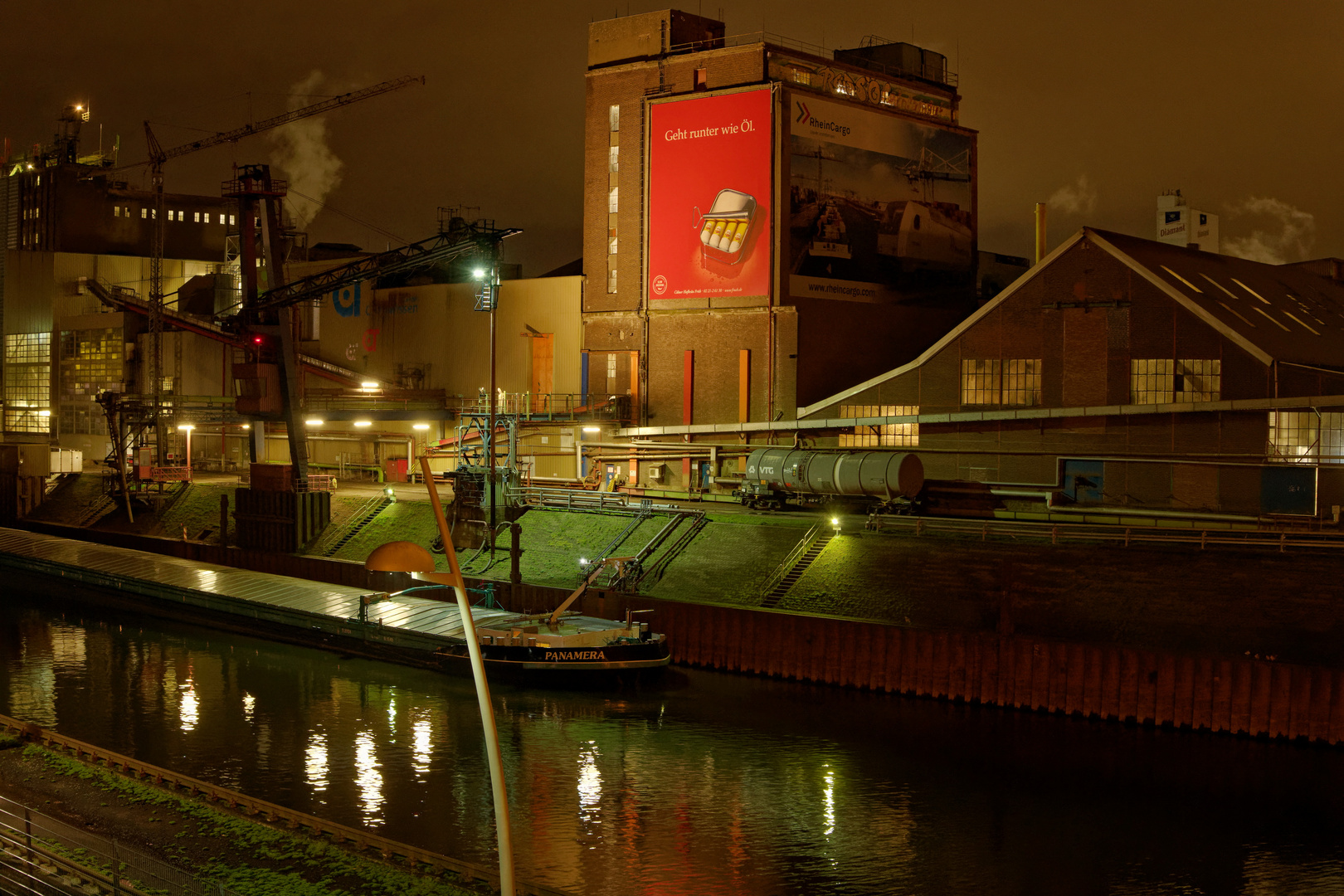 Gruß einer Linksrheinischen Brauerei  an die Neusser    