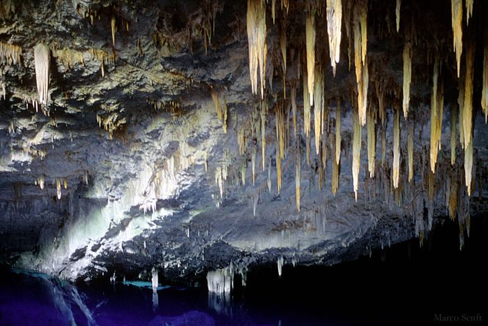 Gruta do Lago Azul