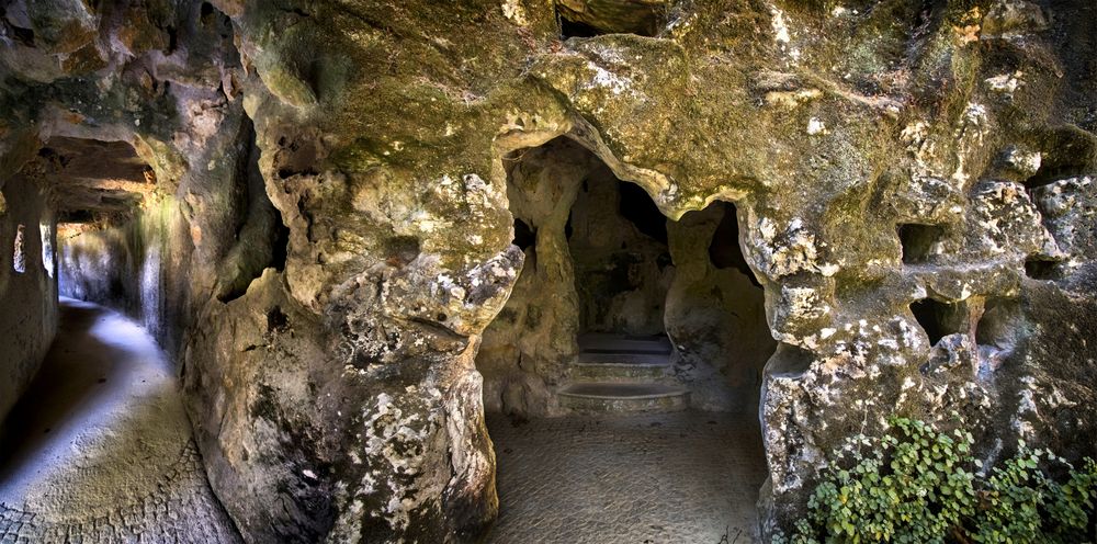 grutas y laberintos