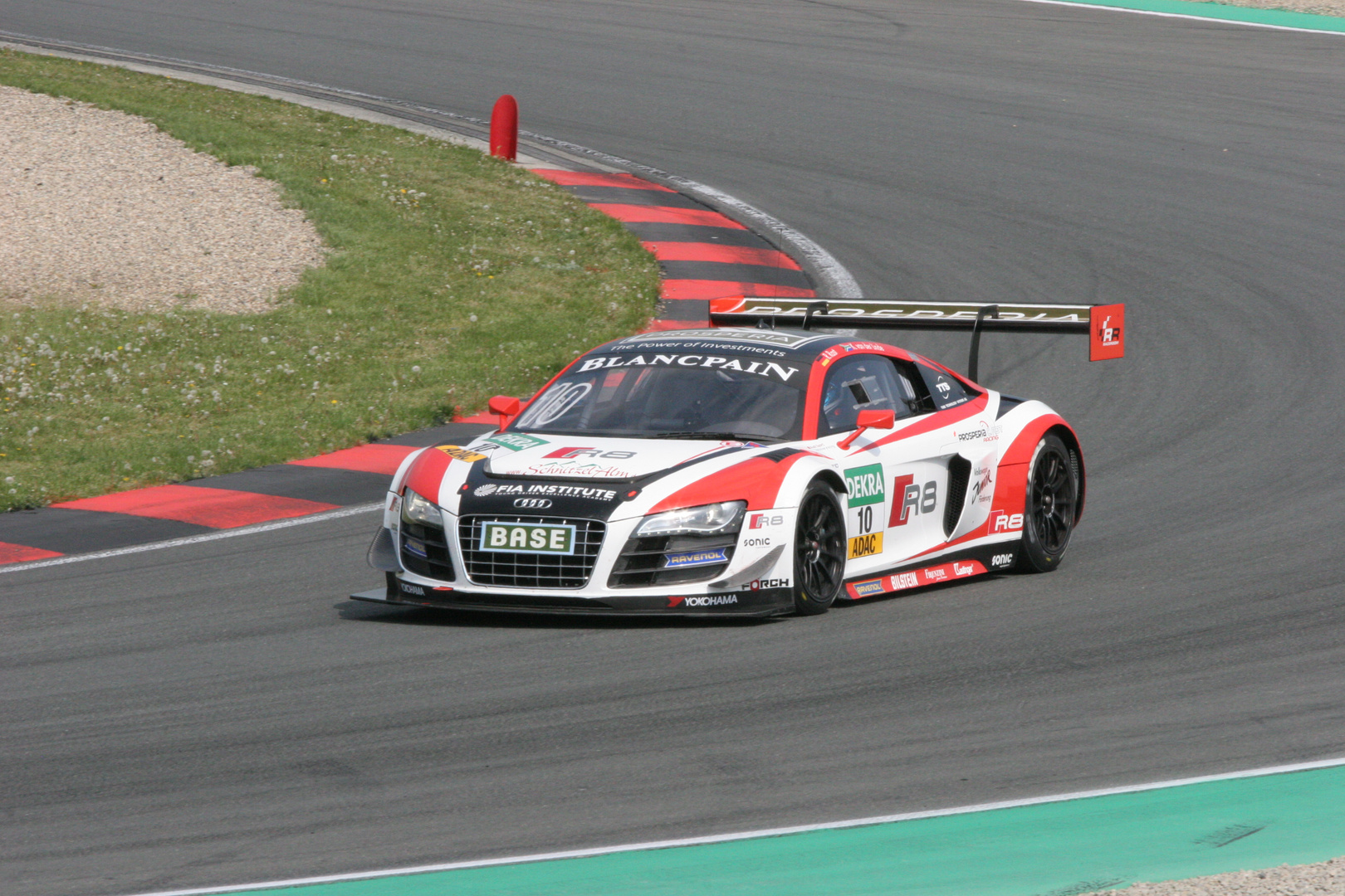 GT Masters 2014 Oschersleben R8 LMS Ultra Rast / van der Linde