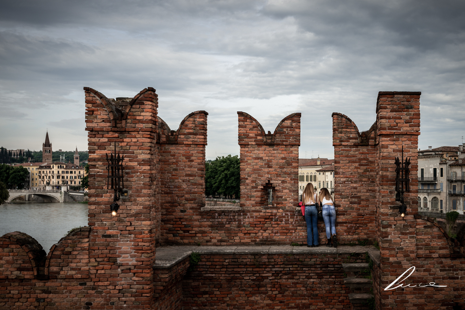 Guardando dal ponte di Castelvecchio