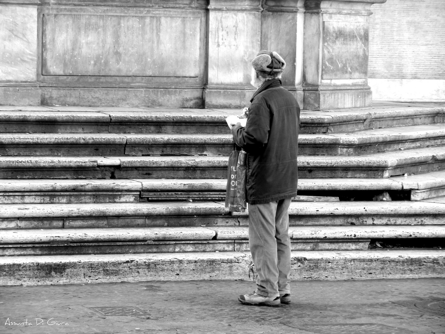 Guardando la fontana ...mi vien fame!