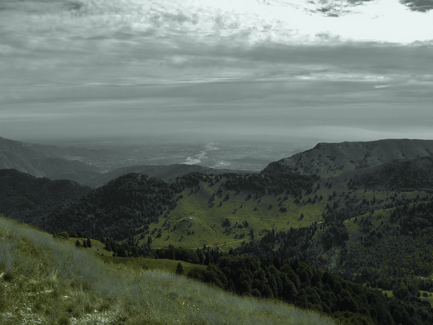 guardando la pianura del Piave dal Monte Grappa