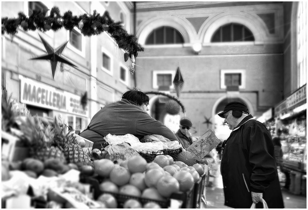 "Guardi faccia come me : con frutta e verdura, mantiene la linea..."