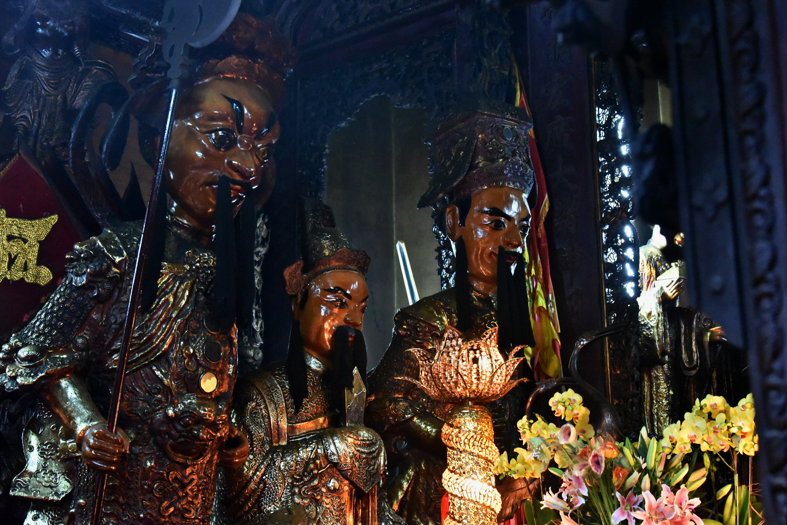 guardian in the Chua Ngoc Hoang 01