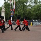 Guardias de la reina, desfilando para el cambio de la guardia en londres
