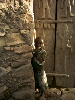 guardie sulla porta di casa