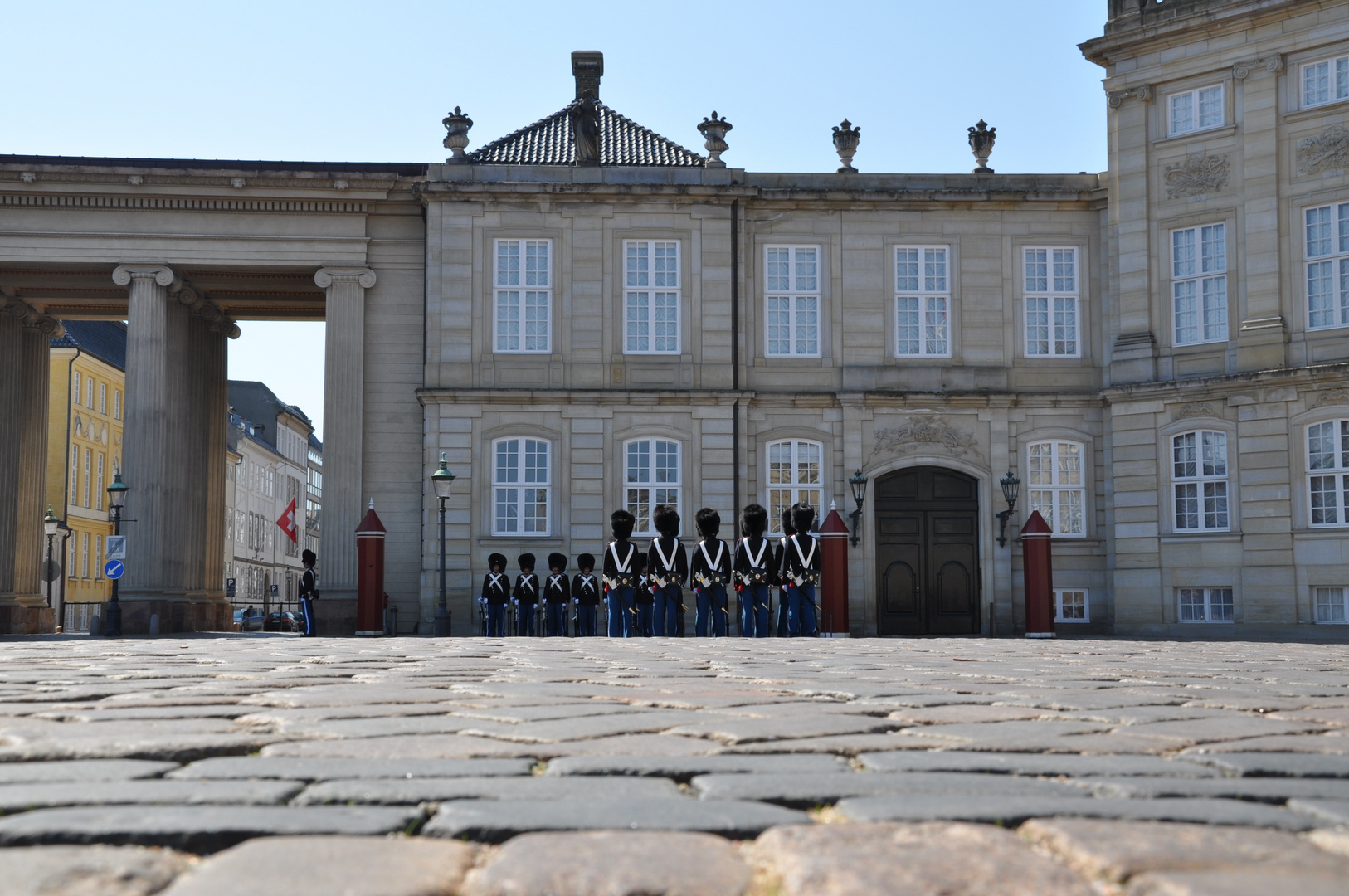 Guard´s exchange at Amalienborg Slot, Copenhagen, DK