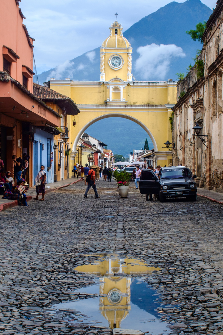 Guatemala | Calle principal de Antigua