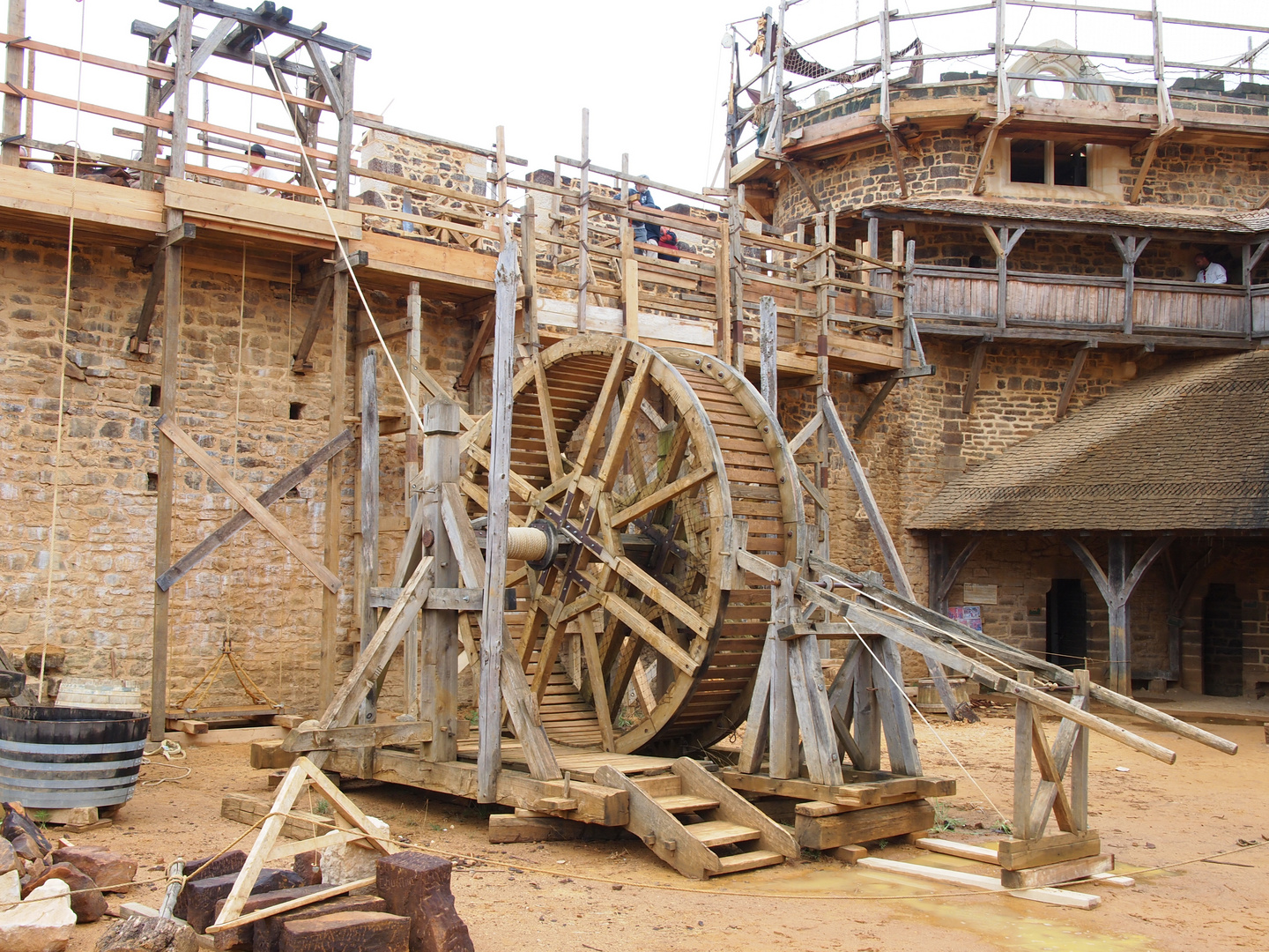 Guédelon - ils bâtissent un château fort - 10