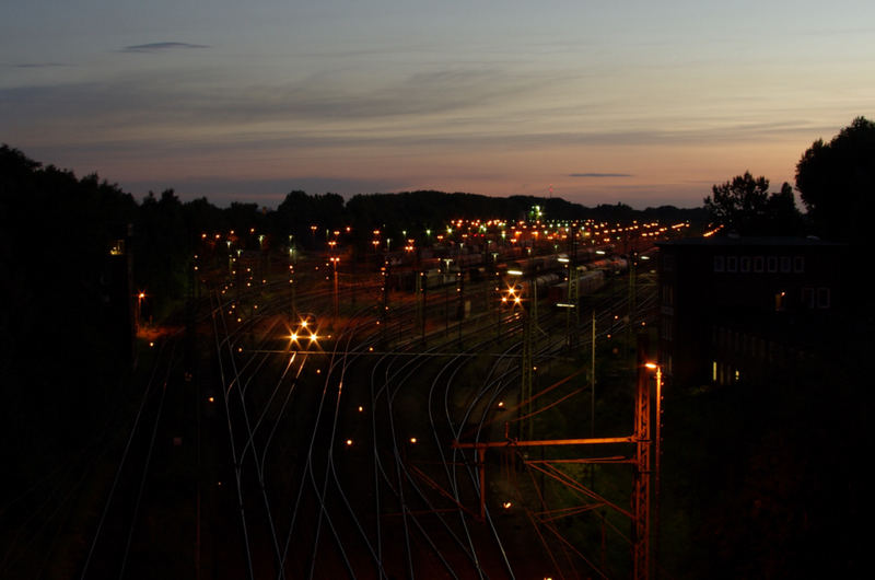 Güterbahnhof bei Nacht