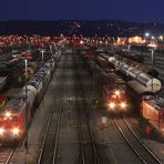 Güterbahnhof zur blauen Stunde