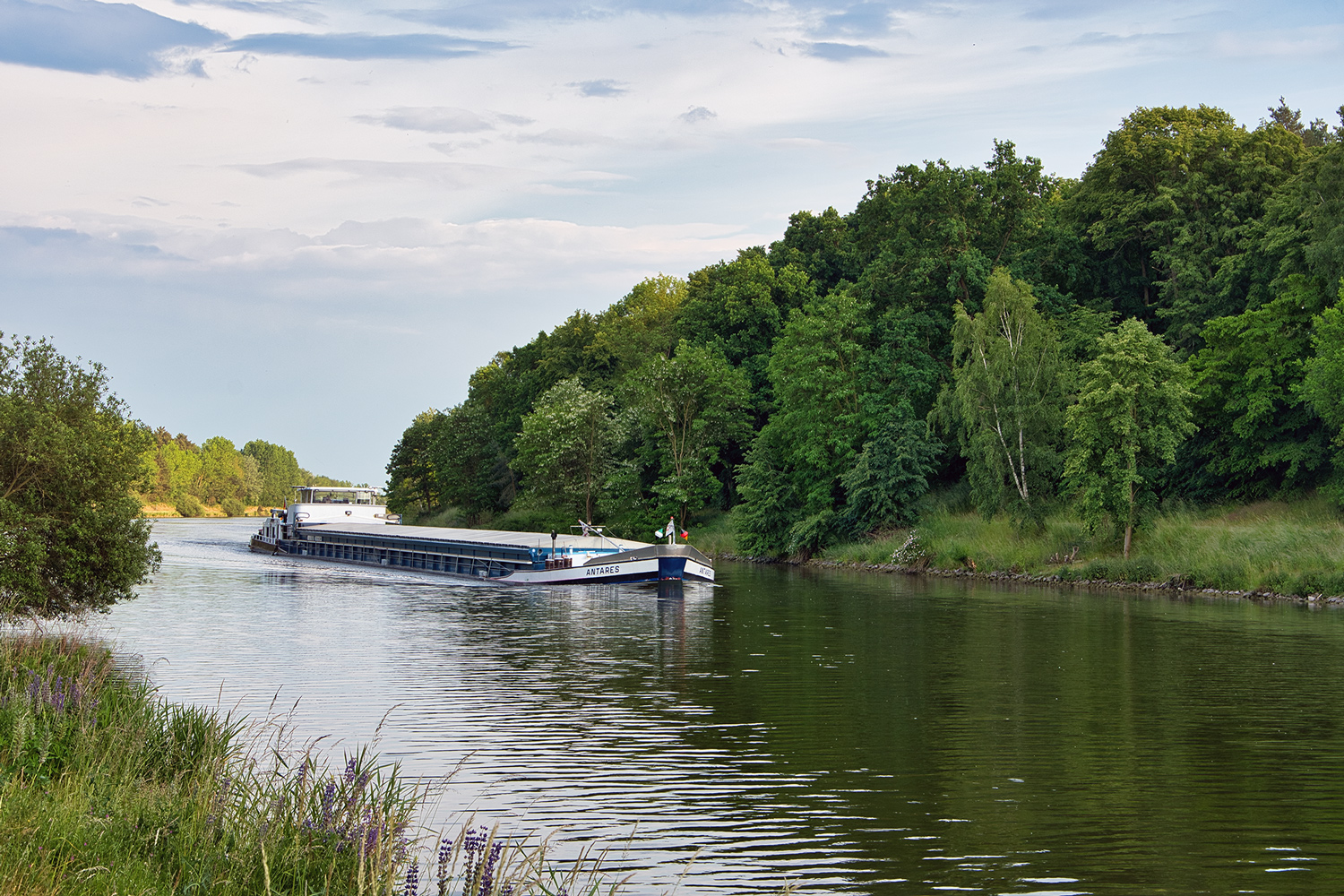 Gütermotorschiff „Antares“ auf den Mittellandkanal