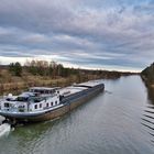 Gütermotorschiff „Fiducie“ auf den Mittellandkanal 
