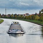 Gütermotorschiff „Steinburg“ auf den Mittellandkanal in Haldensleben